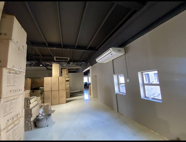 650M² SHOWROOM TO LET IN WOODSTOCK